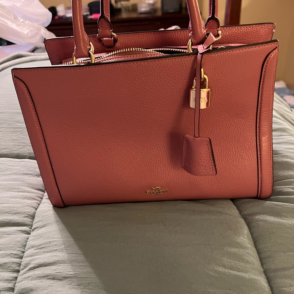 Beautiful COACH Satchel. - Picture 14 of 16